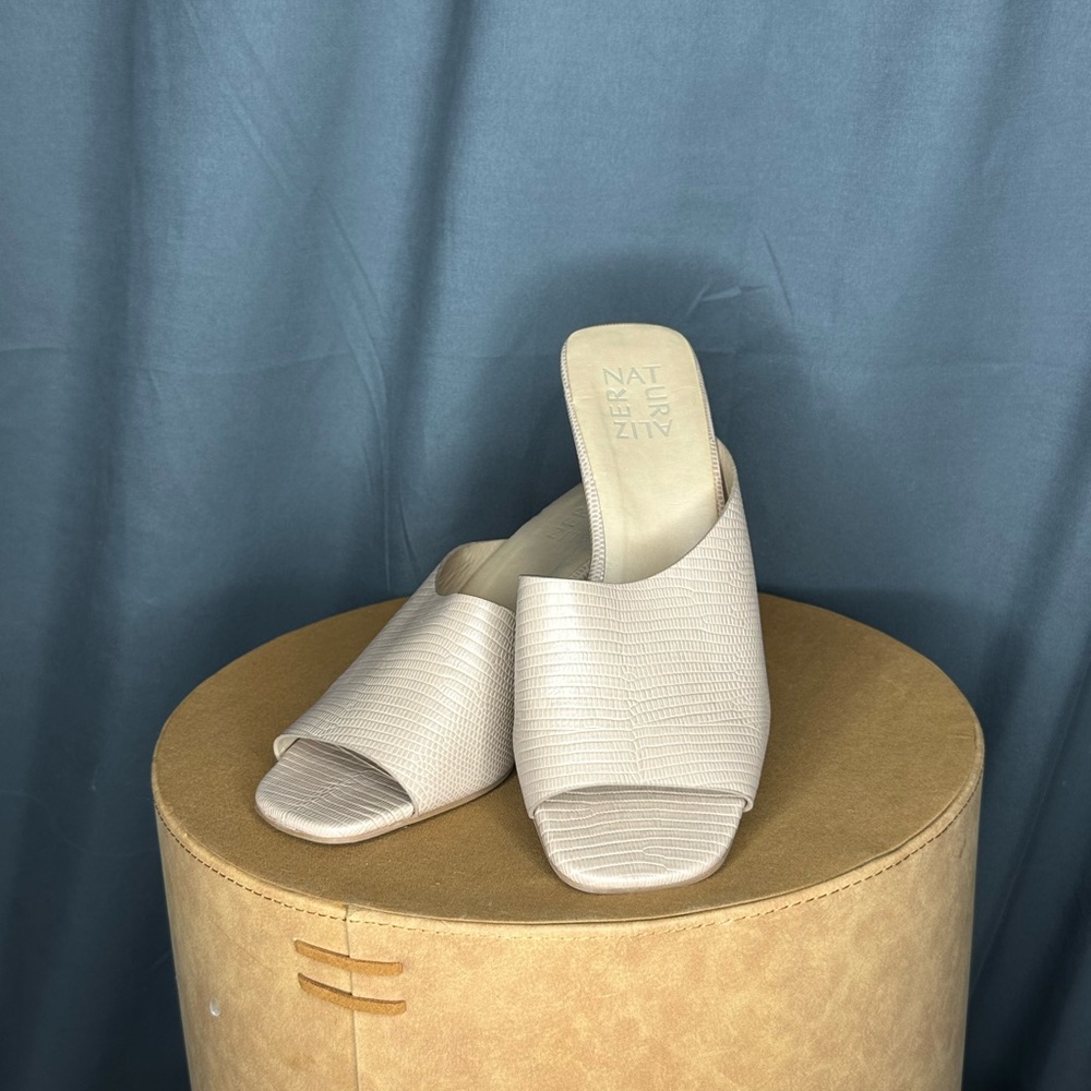 Naturalizer Women's Tan Mules